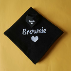 czarny kocyk dla psa czarna apaszka dla psa brownie sweetapaszka.pl